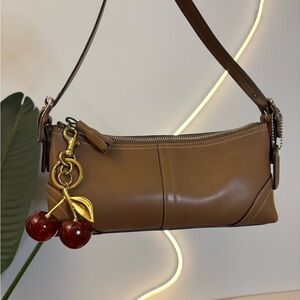 Coach East West Baguette (2005)